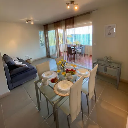 Eva Apartmanhotel Savar