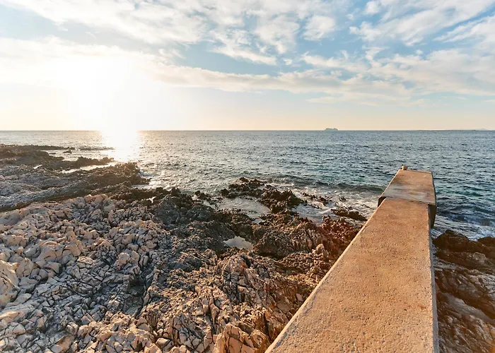 Eva מלון דירות