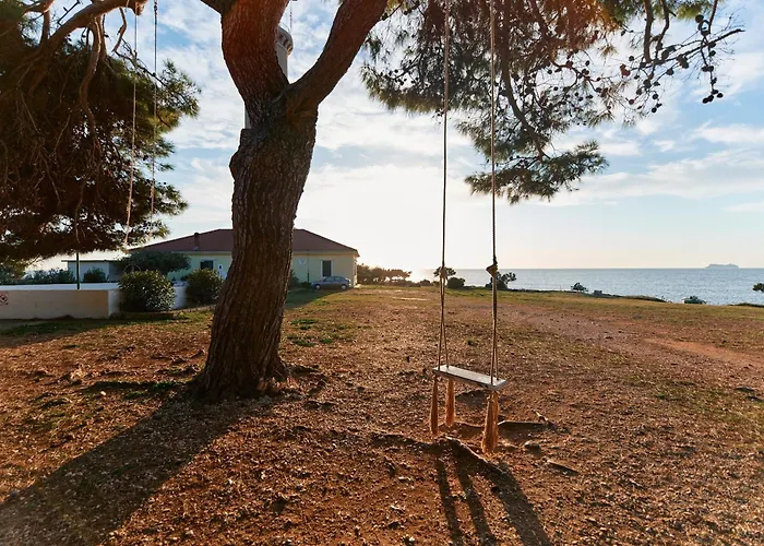 Eva מלון דירות 4*