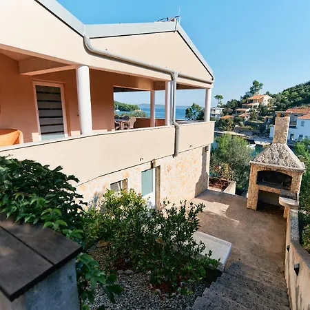 Apart-hotel Eva Savar