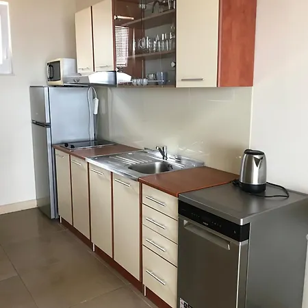 Aparthotel Eva Savar