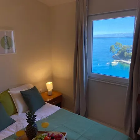 Apart Otel Eva Savar