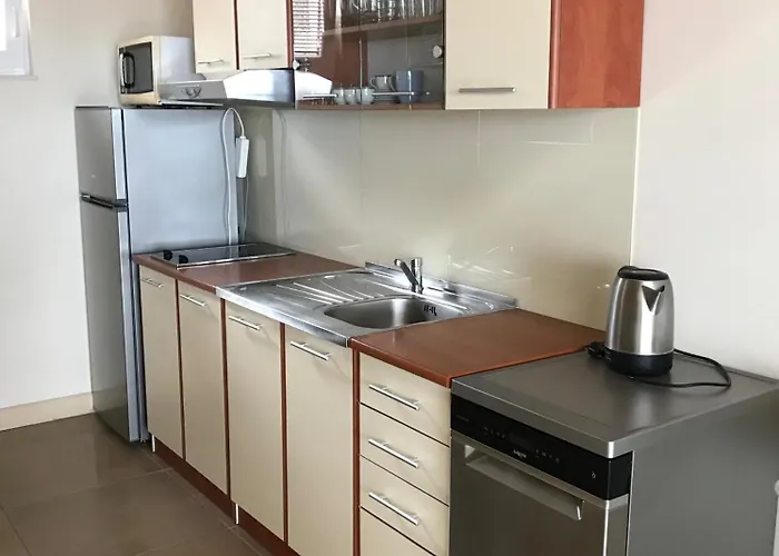 Aparthotel Eva Savar